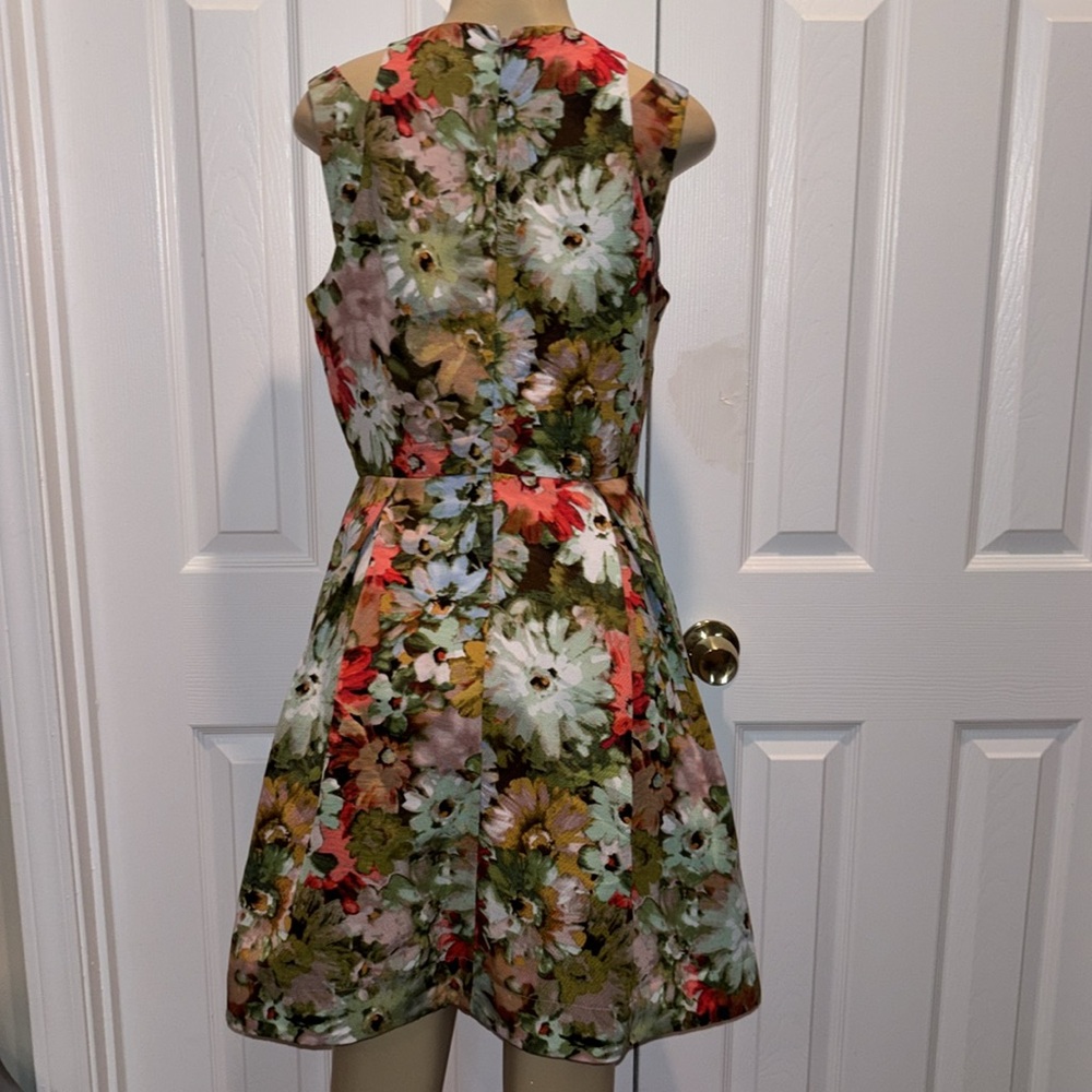 Taylor- Baked Coral Floral Fit & Flare Cut Out Shoulders size 8 - Picture 4 of 7